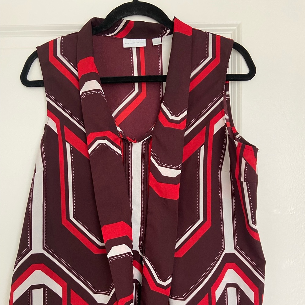 NY & Company sleeveless red & black blouse.